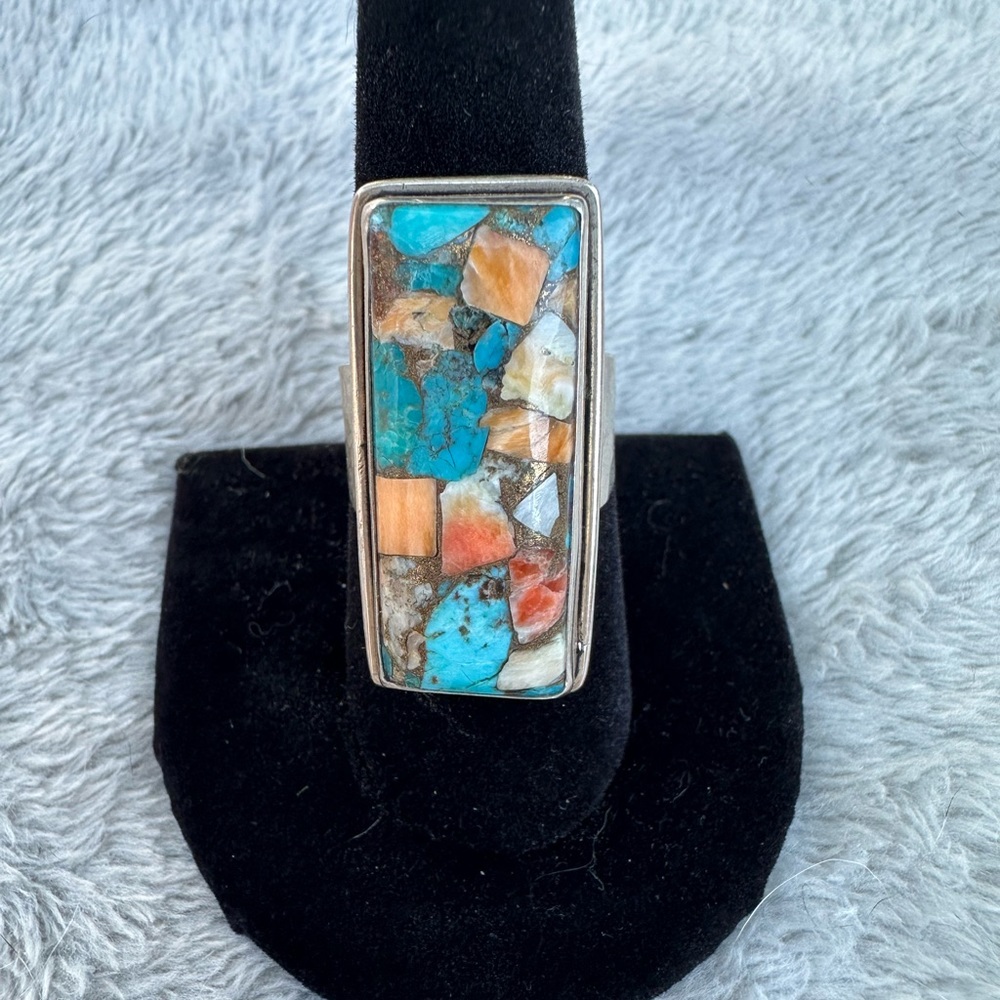 Spiny Oyster and Copper Turquoise Gemstone Ring
In 925 Sterling Silver. EUC!